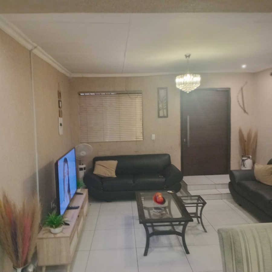 To Let 2 Bedroom Property for Rent in Cosmo City Gauteng