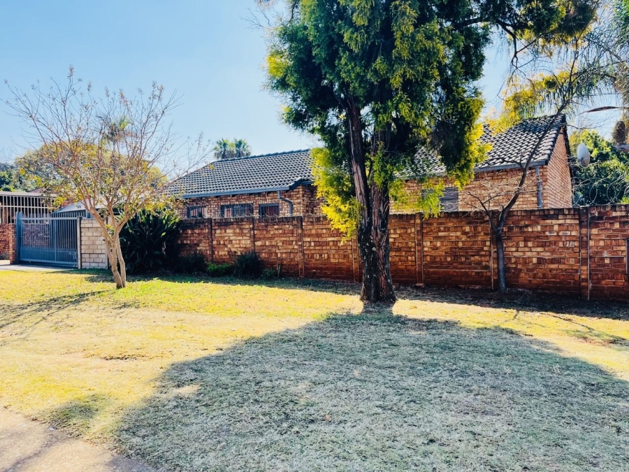 3 Bedroom Property for Sale in Doornpoort AH Gauteng