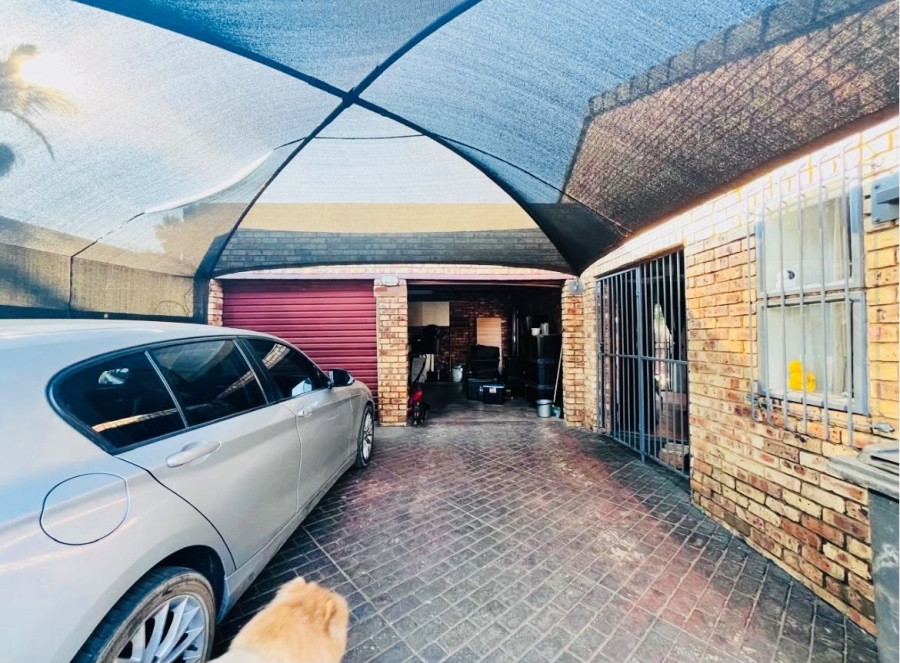 3 Bedroom Property for Sale in Doornpoort AH Gauteng