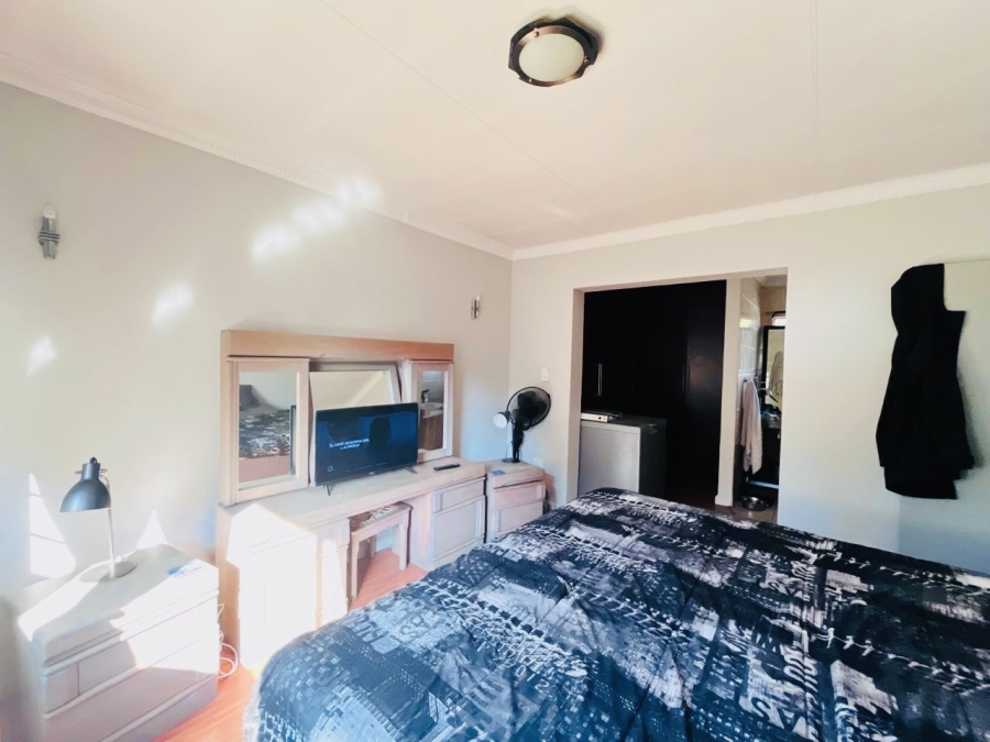 3 Bedroom Property for Sale in Doornpoort AH Gauteng