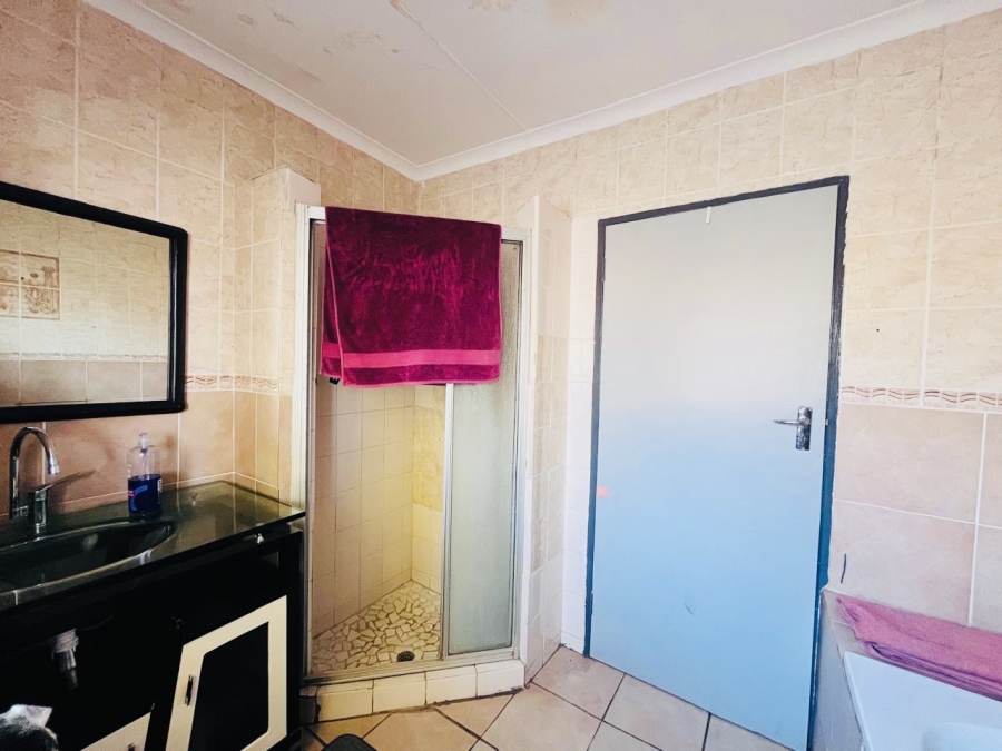3 Bedroom Property for Sale in Doornpoort AH Gauteng