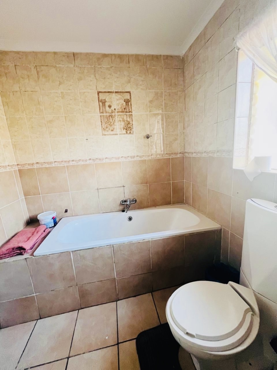 3 Bedroom Property for Sale in Doornpoort AH Gauteng