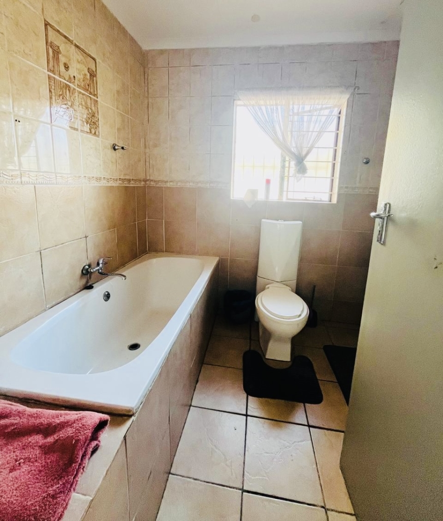 3 Bedroom Property for Sale in Doornpoort AH Gauteng