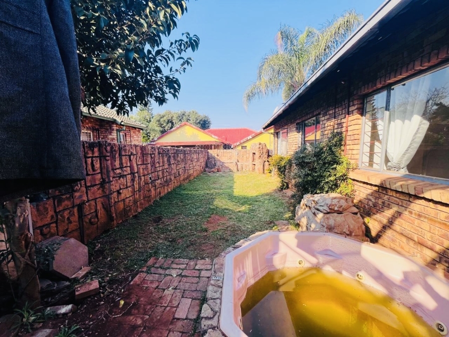 3 Bedroom Property for Sale in Doornpoort AH Gauteng