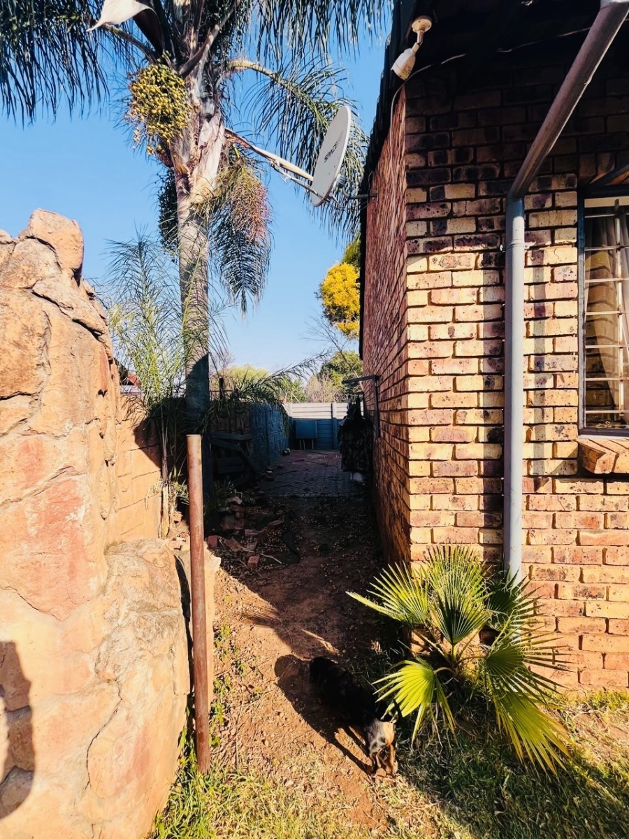 3 Bedroom Property for Sale in Doornpoort AH Gauteng
