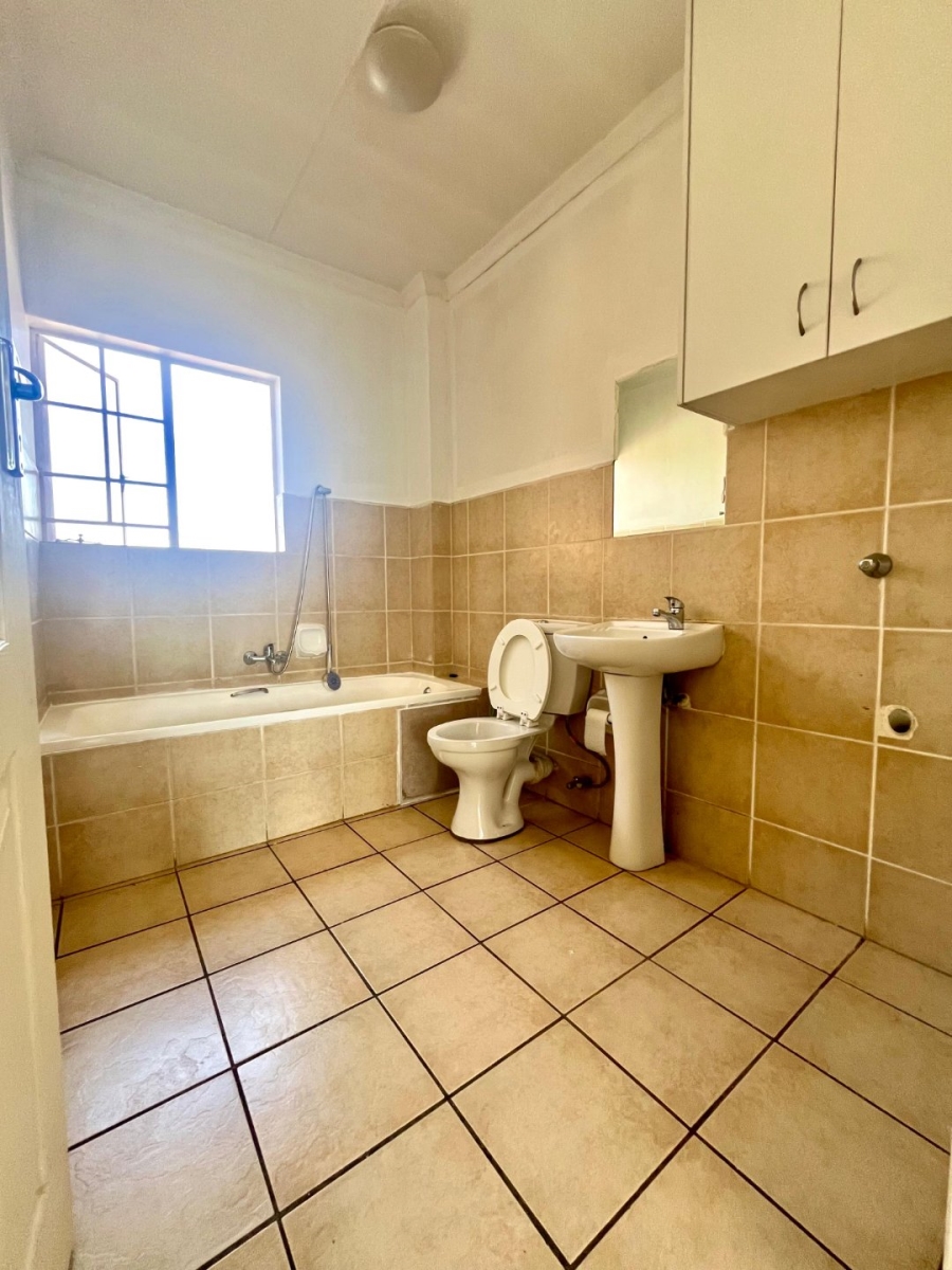To Let 2 Bedroom Property for Rent in Glen Lauriston Gauteng