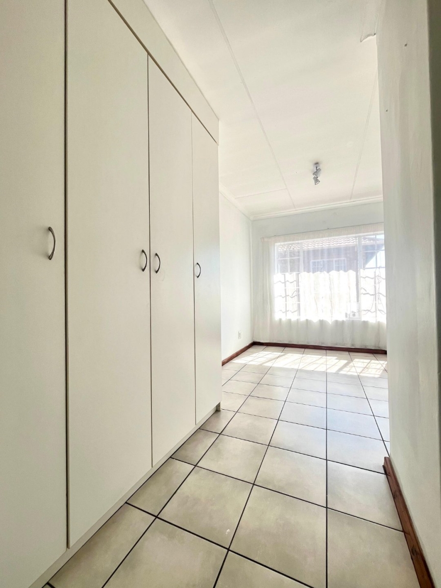 To Let 2 Bedroom Property for Rent in Glen Lauriston Gauteng