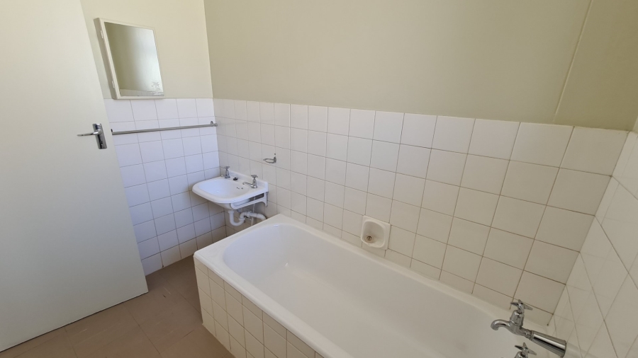 1 Bedroom Property for Sale in Rietfontein Gauteng