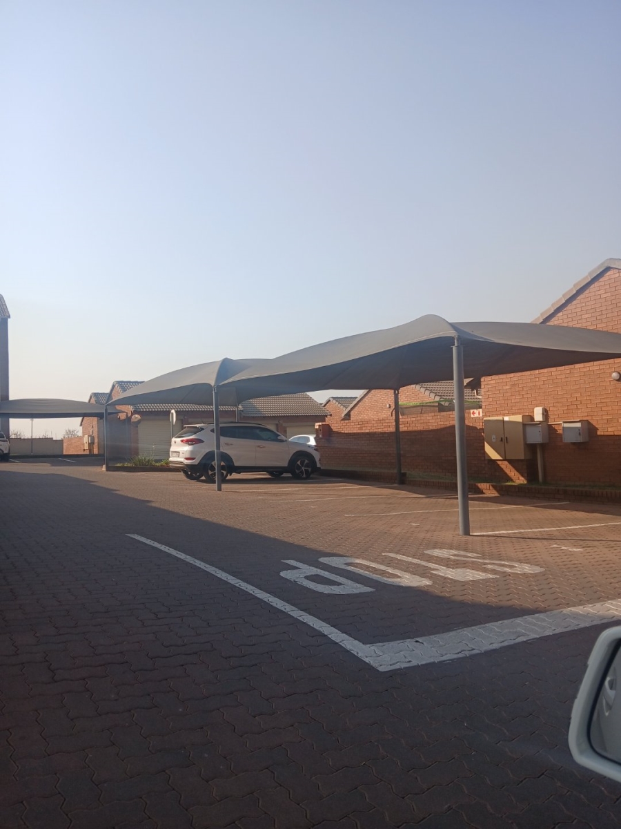 To Let 2 Bedroom Property for Rent in Noordwyk Gauteng