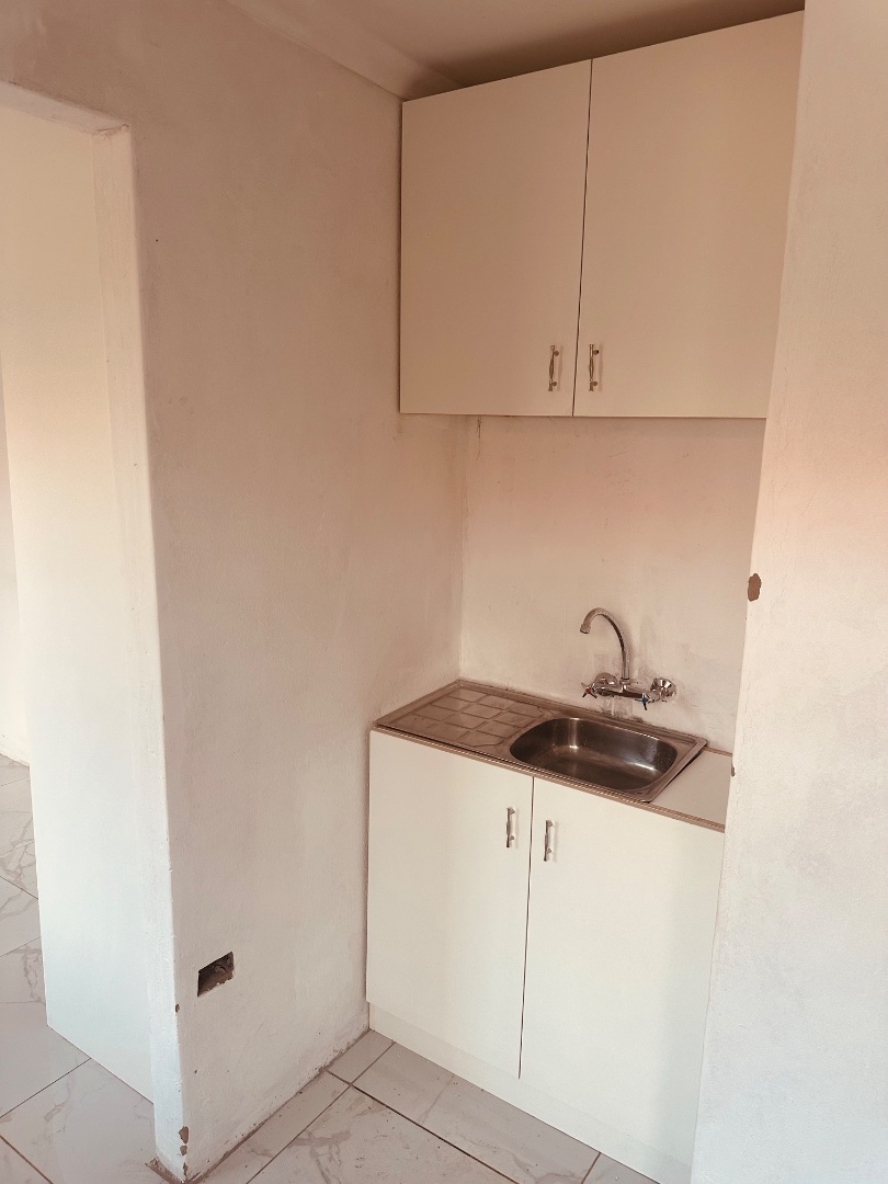 To Let 1 Bedroom Property for Rent in Naturena Gauteng