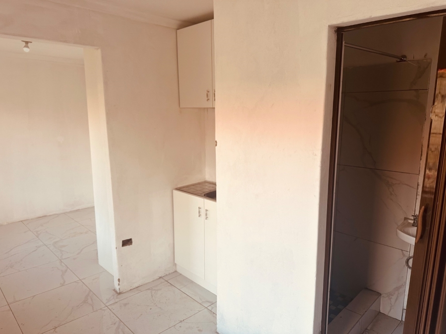 To Let 1 Bedroom Property for Rent in Naturena Gauteng
