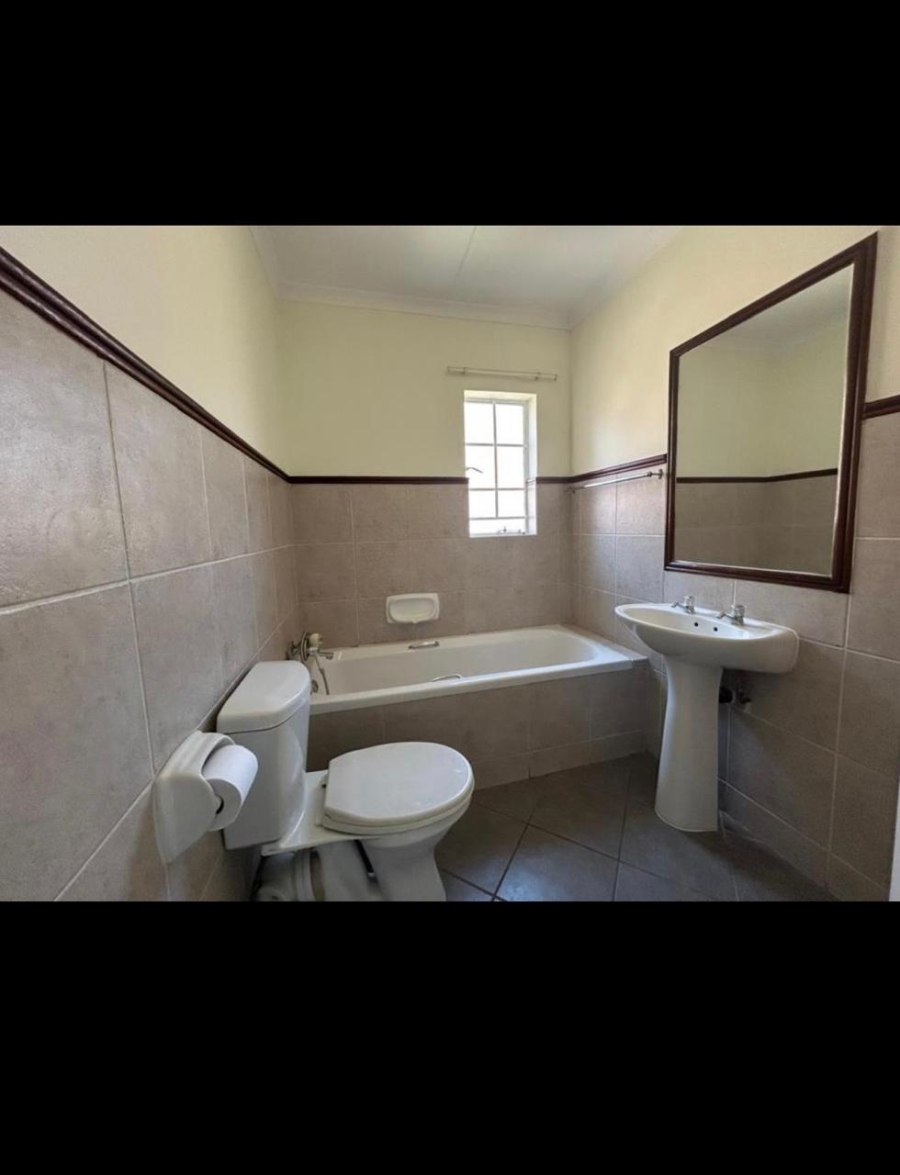 To Let 2 Bedroom Property for Rent in Noordwyk Gauteng
