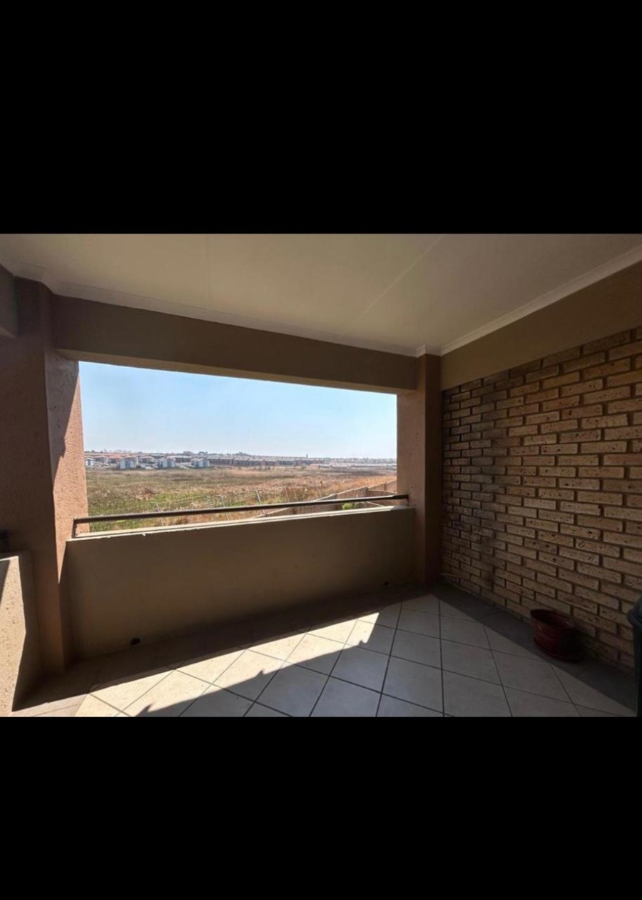 To Let 2 Bedroom Property for Rent in Noordwyk Gauteng