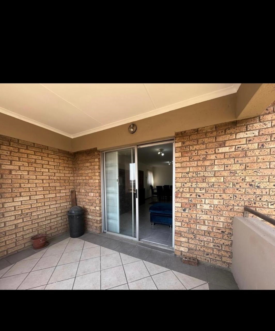 To Let 2 Bedroom Property for Rent in Noordwyk Gauteng