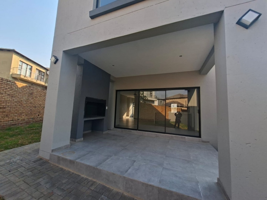 4 Bedroom Property for Sale in Thatchfield Estate Gauteng