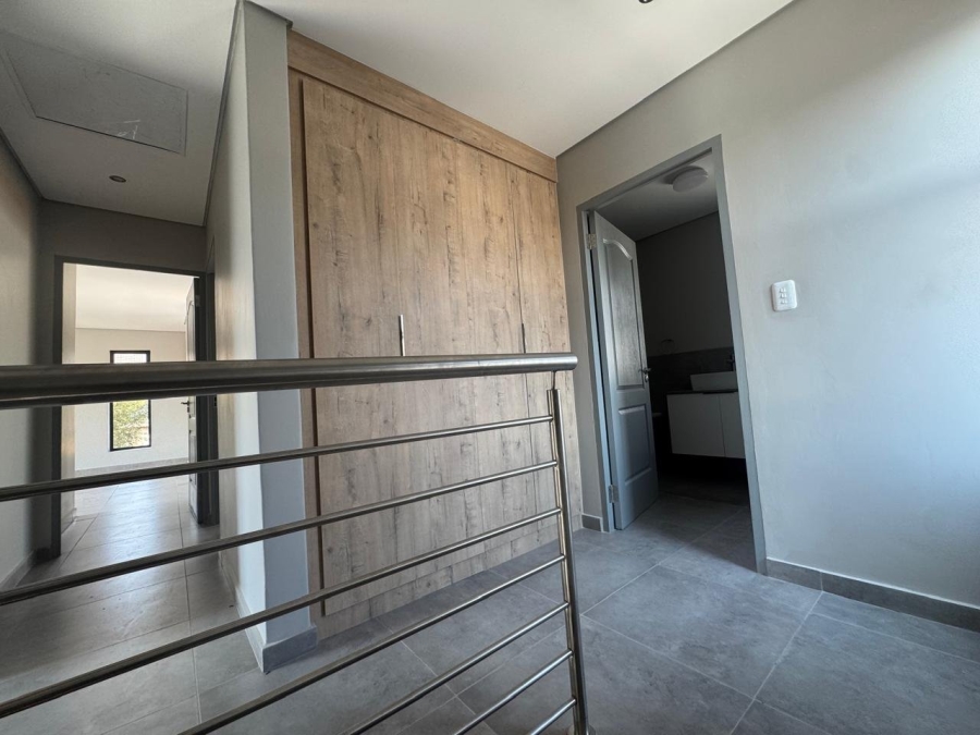 4 Bedroom Property for Sale in Thatchfield Estate Gauteng