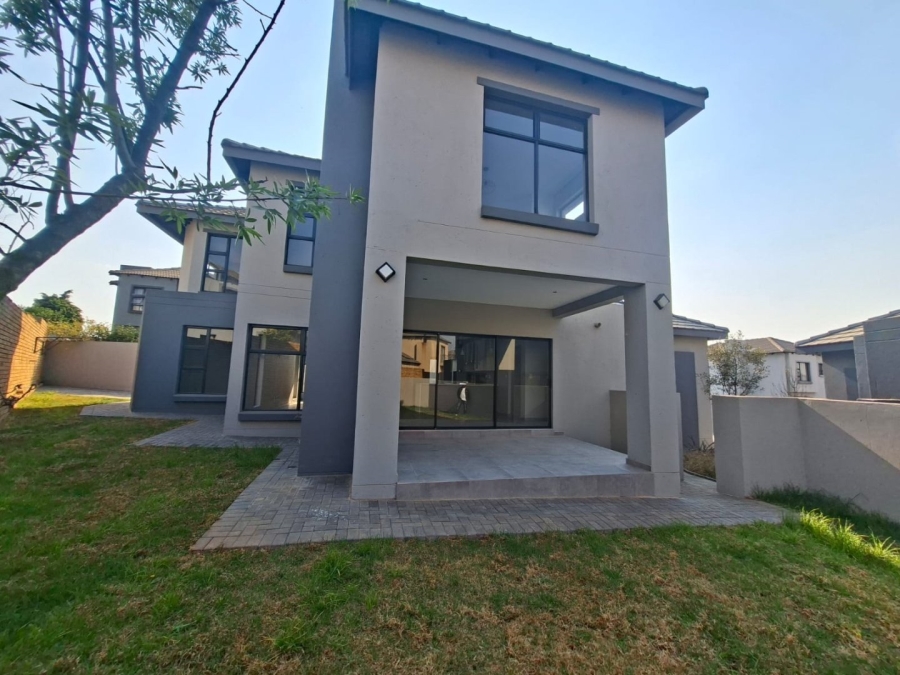 4 Bedroom Property for Sale in Thatchfield Estate Gauteng