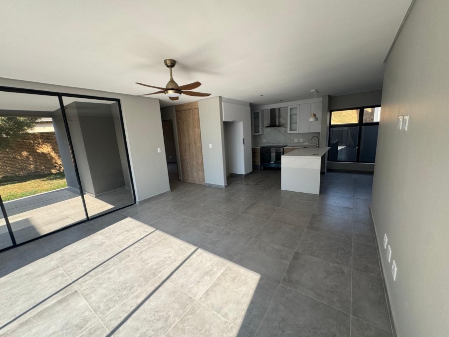 4 Bedroom Property for Sale in Thatchfield Estate Gauteng