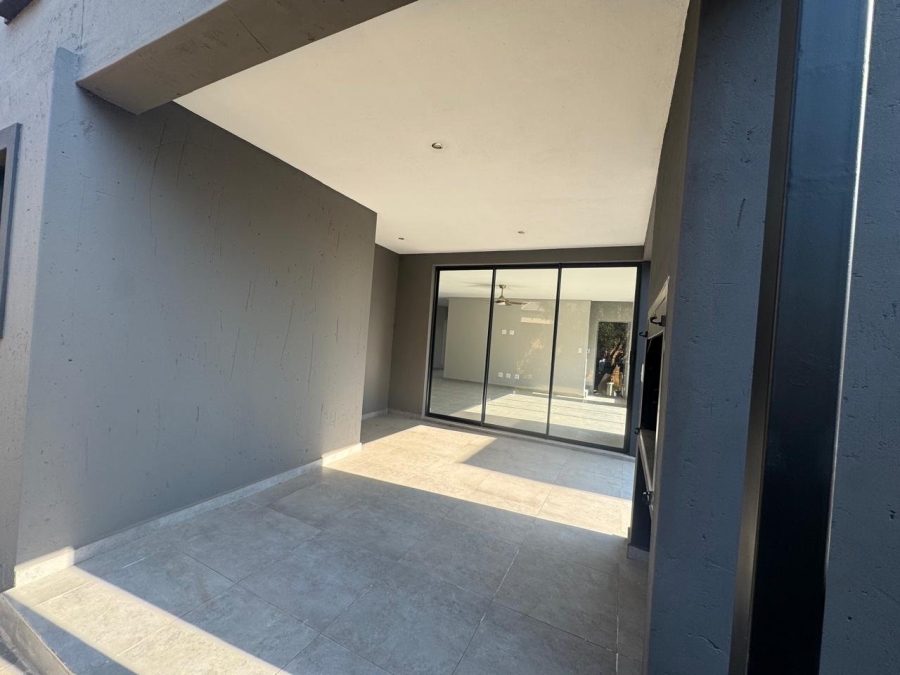 4 Bedroom Property for Sale in Thatchfield Estate Gauteng