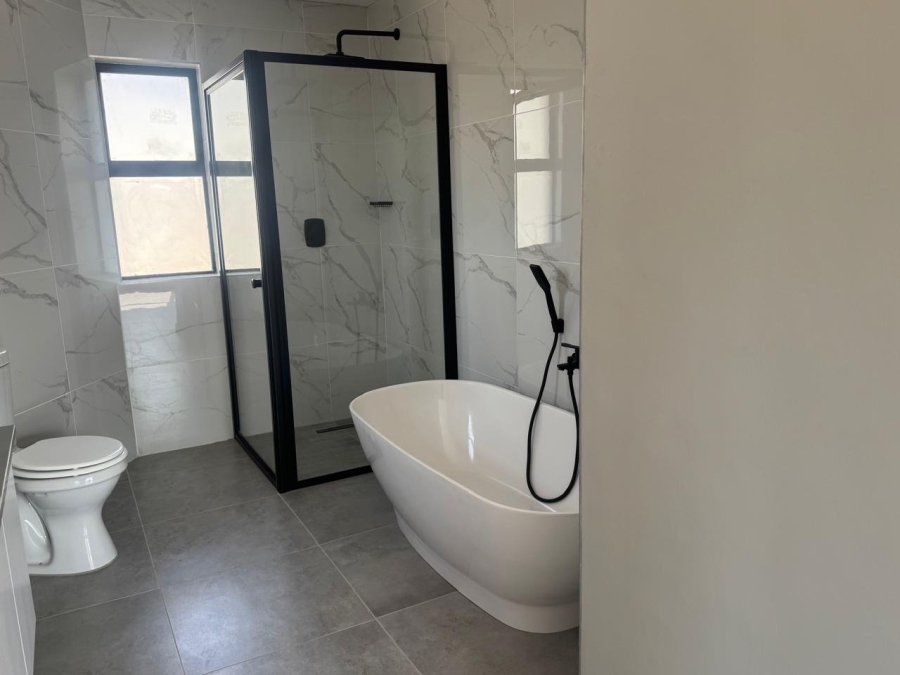 4 Bedroom Property for Sale in Thatchfield Estate Gauteng