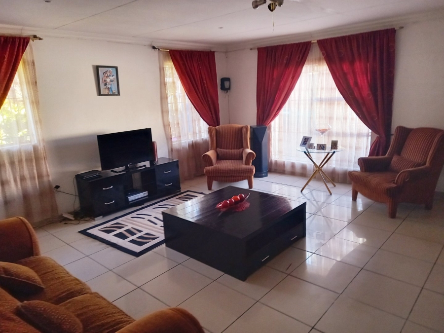 4 Bedroom Property for Sale in Thatchfield Estate Gauteng