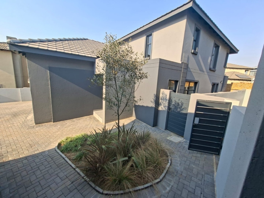 4 Bedroom Property for Sale in Thatchfield Estate Gauteng