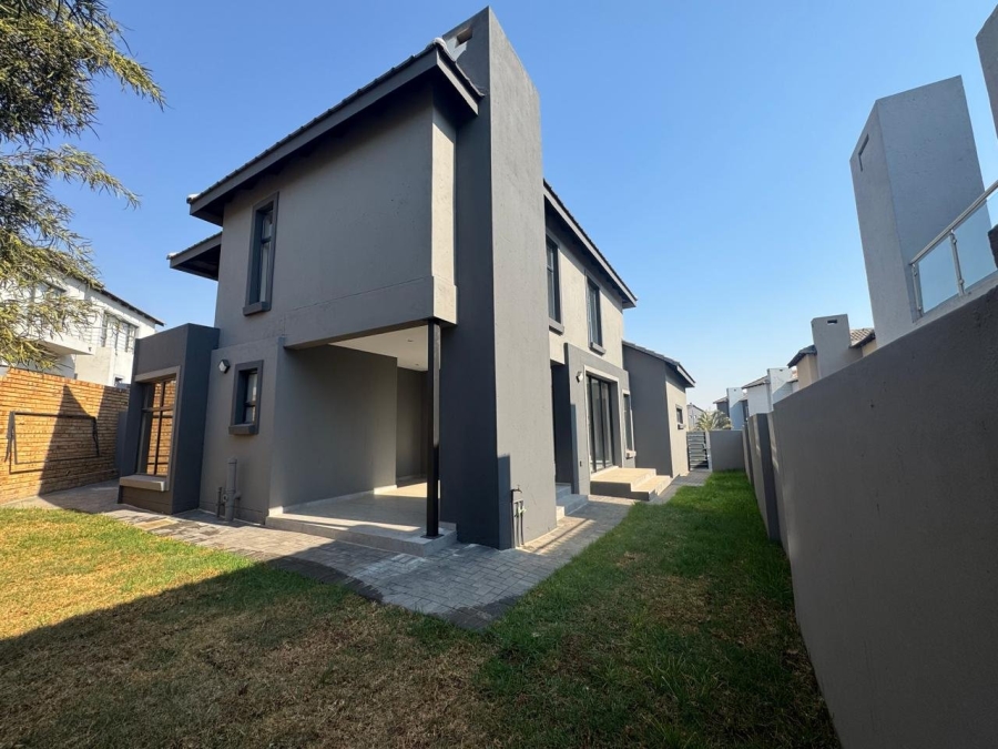 4 Bedroom Property for Sale in Thatchfield Estate Gauteng