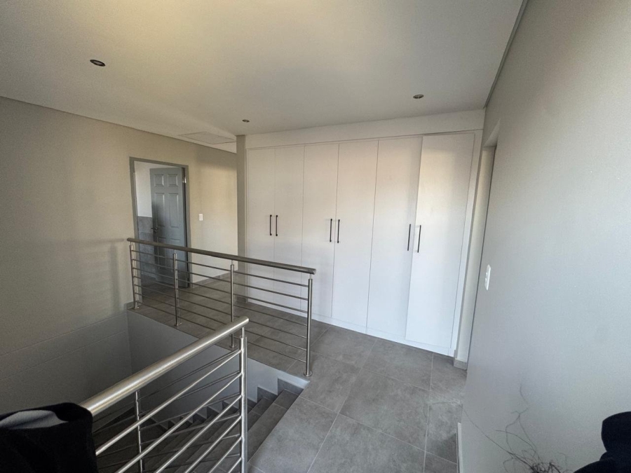 4 Bedroom Property for Sale in Thatchfield Estate Gauteng