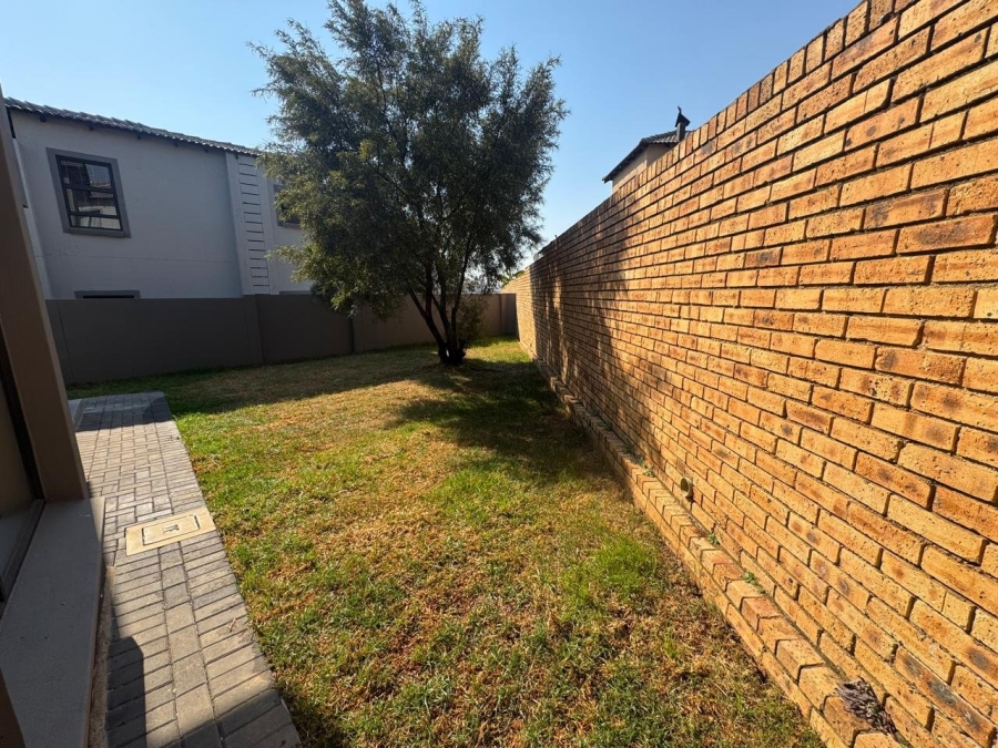 4 Bedroom Property for Sale in Thatchfield Estate Gauteng