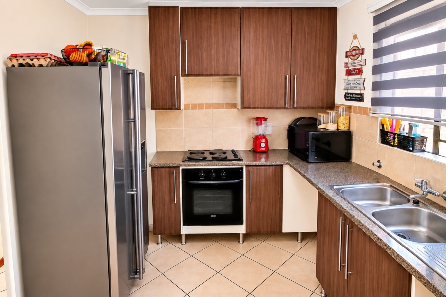 2 Bedroom Property for Sale in Monavoni Gauteng