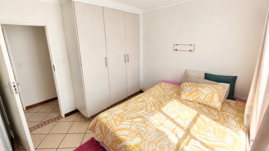 2 Bedroom Property for Sale in Monavoni Gauteng