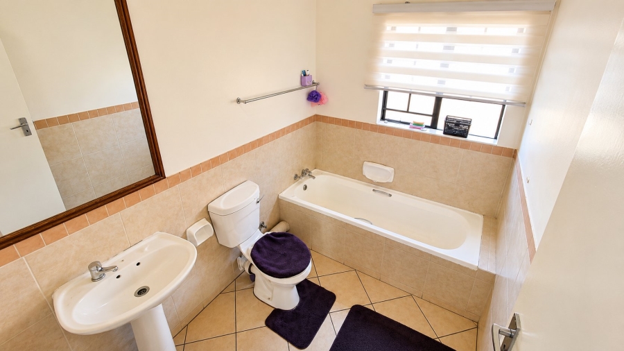 2 Bedroom Property for Sale in Monavoni Gauteng