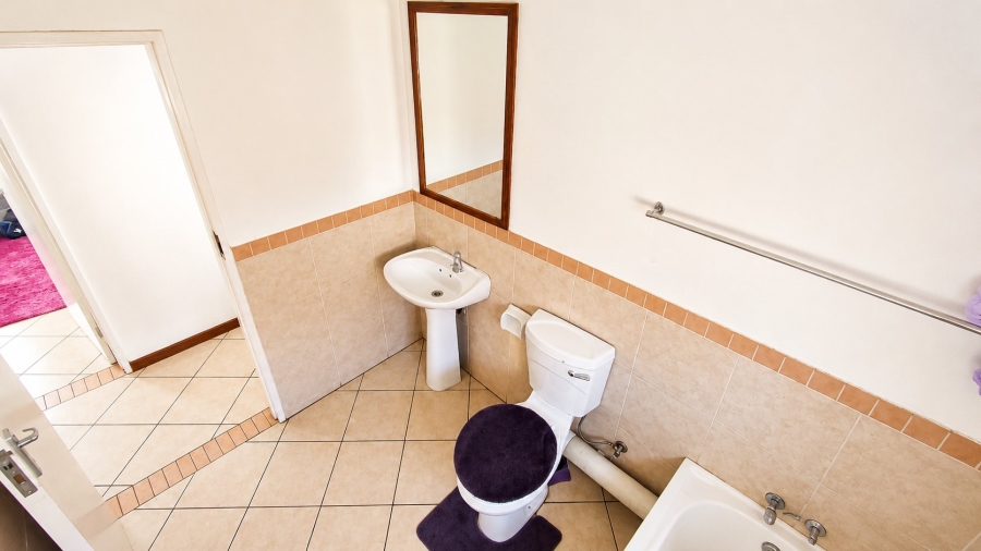 2 Bedroom Property for Sale in Monavoni Gauteng