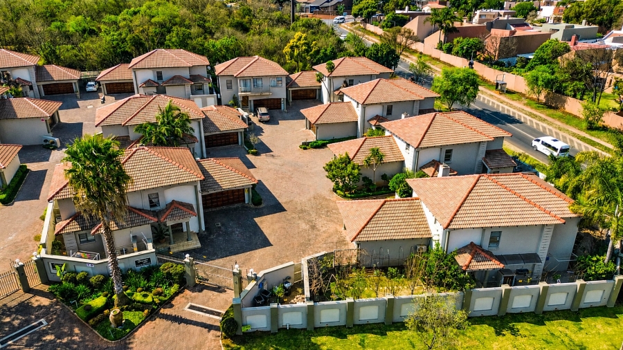 3 Bedroom Property for Sale in Faerie Glen Gauteng