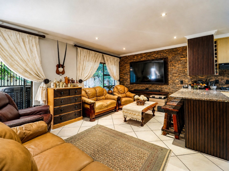 3 Bedroom Property for Sale in Faerie Glen Gauteng