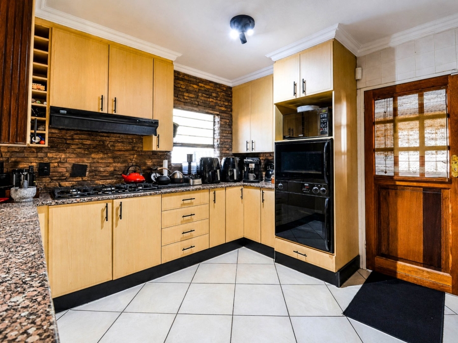 3 Bedroom Property for Sale in Faerie Glen Gauteng