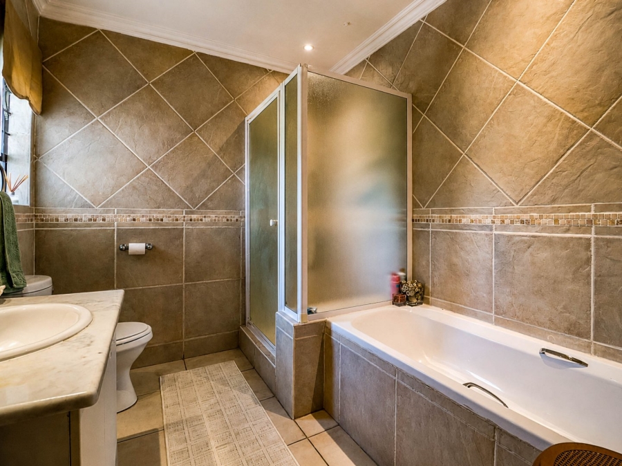 3 Bedroom Property for Sale in Faerie Glen Gauteng