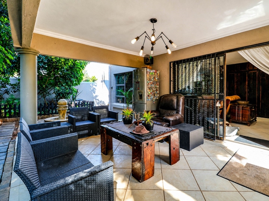 3 Bedroom Property for Sale in Faerie Glen Gauteng