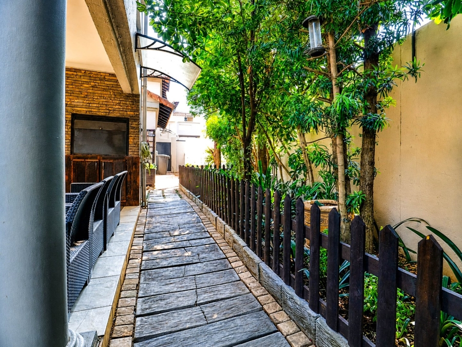 3 Bedroom Property for Sale in Faerie Glen Gauteng