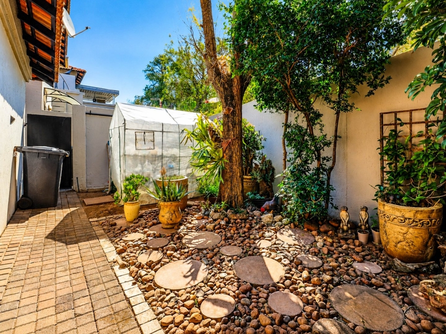 3 Bedroom Property for Sale in Faerie Glen Gauteng