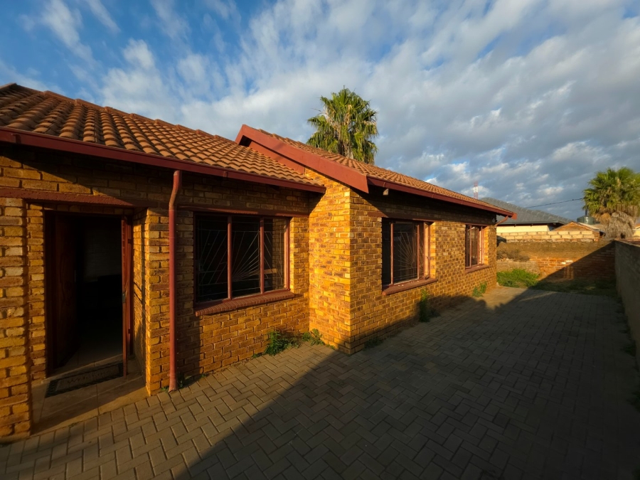 3 Bedroom Property for Sale in Soshanguve East Gauteng