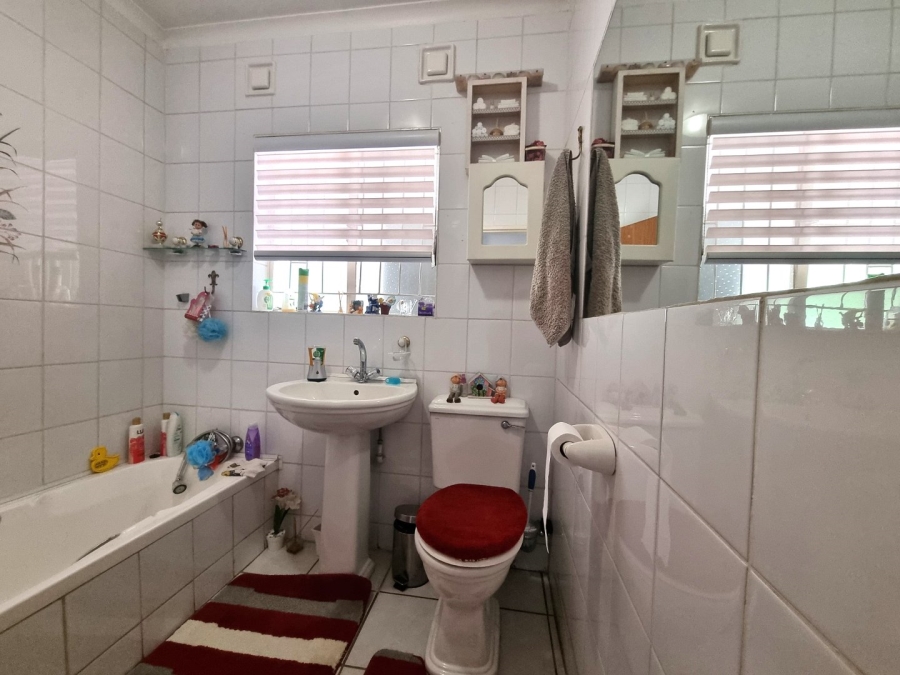 4 Bedroom Property for Sale in Ferryvale Gauteng