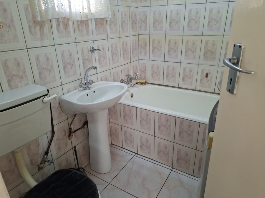 1 Bedroom Property for Sale in Proclamation Hill Gauteng