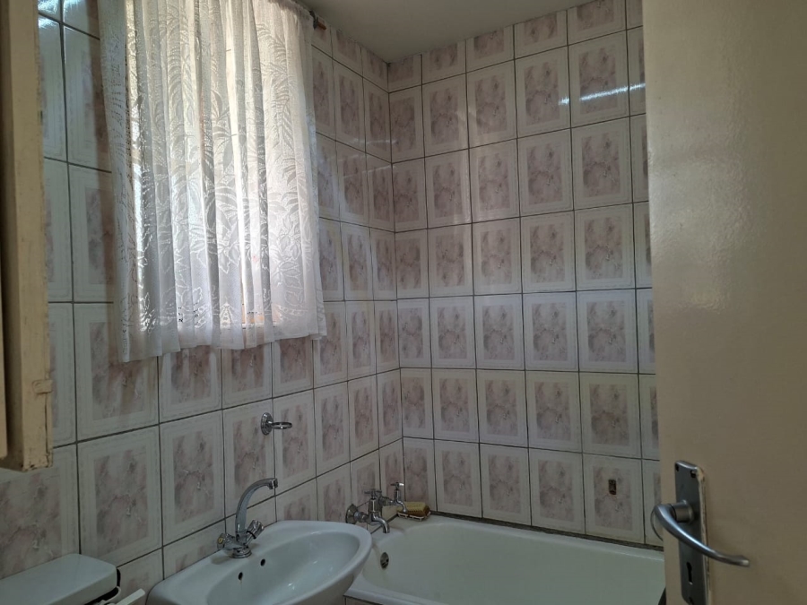1 Bedroom Property for Sale in Proclamation Hill Gauteng