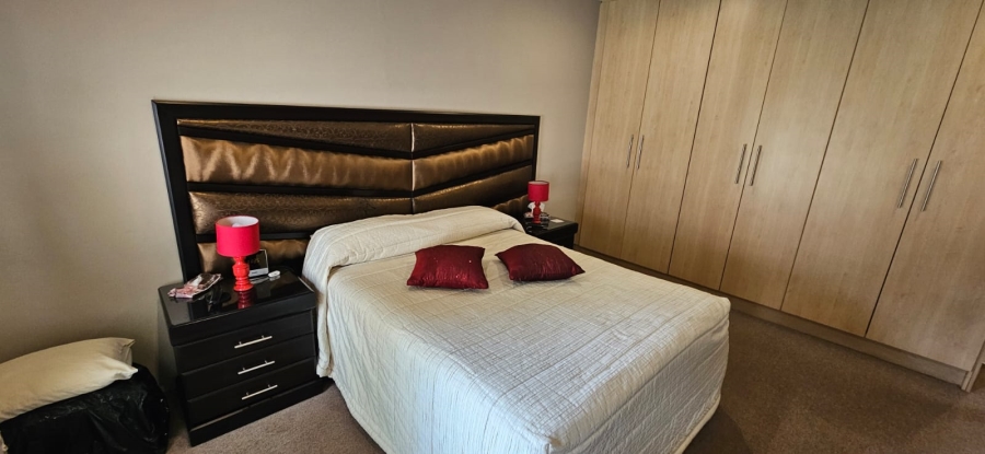 5 Bedroom Property for Sale in Rensburg Gauteng