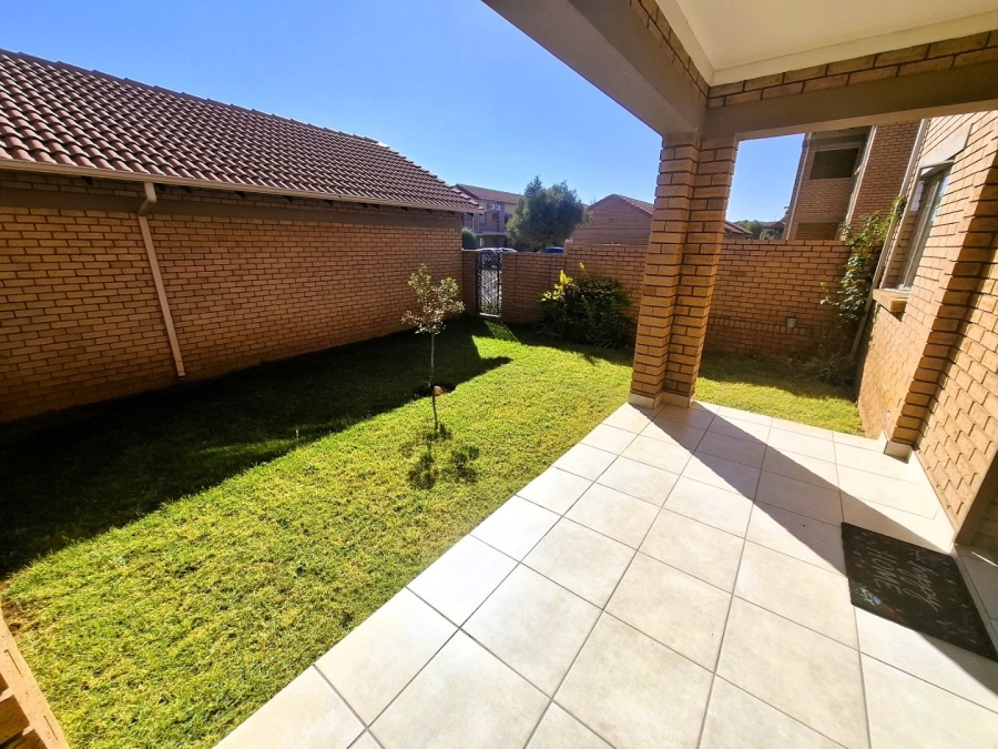 To Let 2 Bedroom Property for Rent in Mooikloof Ridge Gauteng