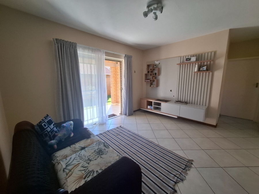 To Let 2 Bedroom Property for Rent in Mooikloof Ridge Gauteng