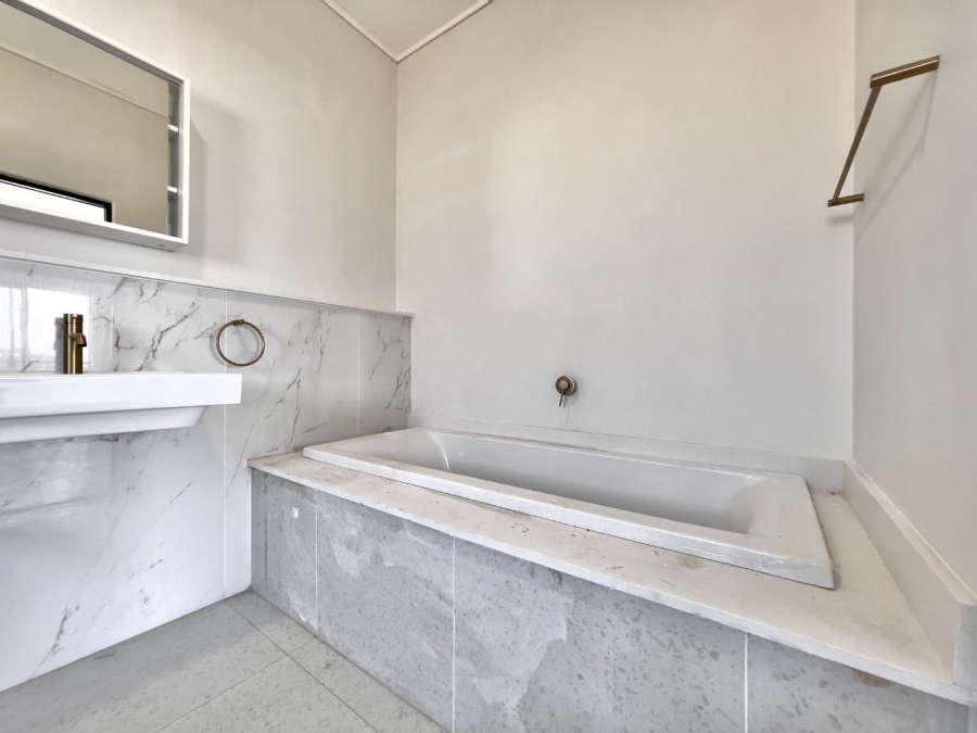 To Let 3 Bedroom Property for Rent in The Polofields Gauteng