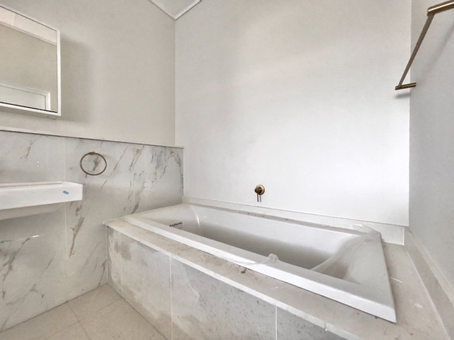 To Let 3 Bedroom Property for Rent in The Polofields Gauteng