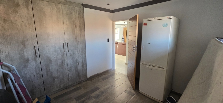 2 Bedroom Property for Sale in Die Hoewes Gauteng